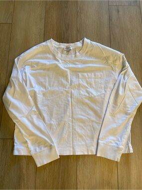 Evereve White Long Sleeve Pocket Tee